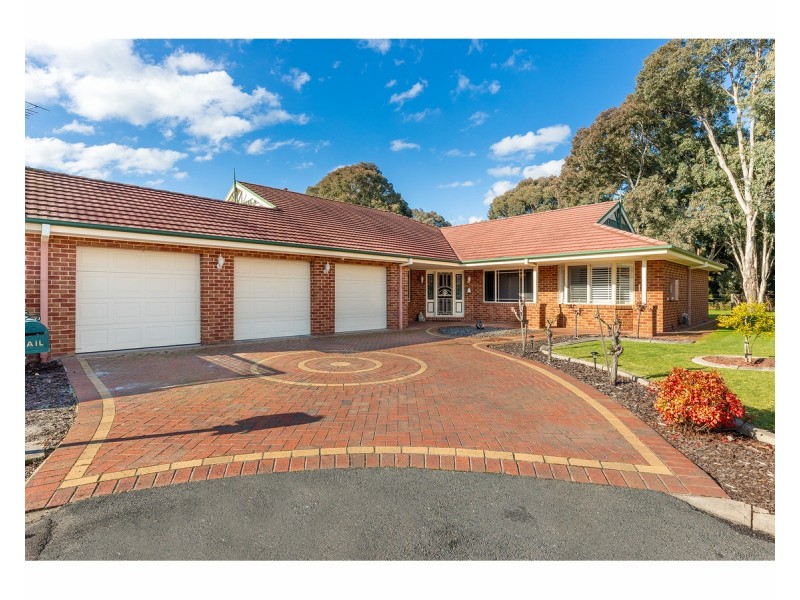 2 Down Court, West Wodonga VIC 3690