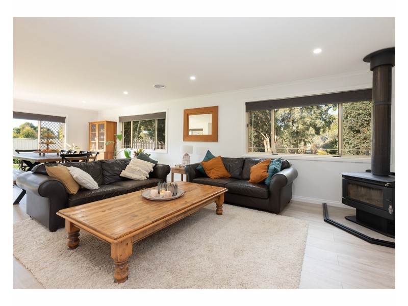 2 Down Court, West Wodonga VIC 3690