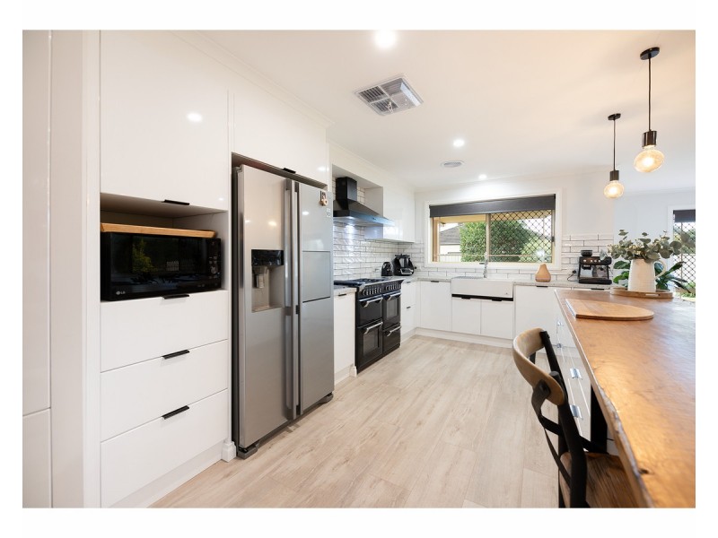 2 Down Court, West Wodonga VIC 3690