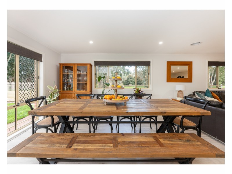 2 Down Court, West Wodonga VIC 3690