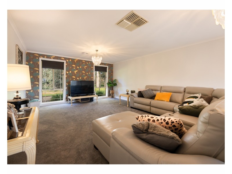 2 Down Court, West Wodonga VIC 3690