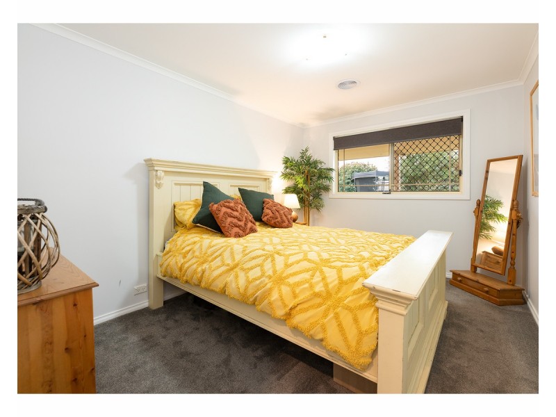 2 Down Court, West Wodonga VIC 3690
