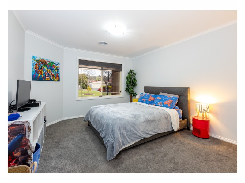 2 Down Court, West Wodonga VIC 3690