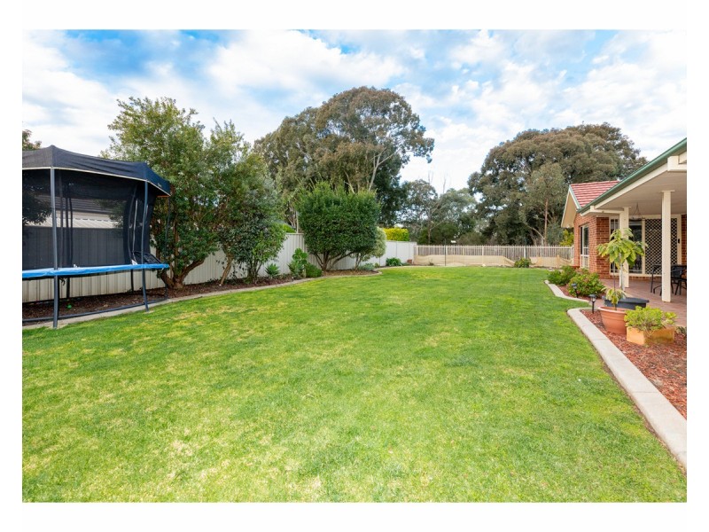 2 Down Court, West Wodonga VIC 3690