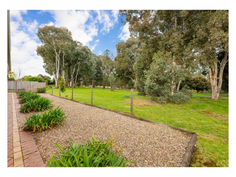 2 Down Court, West Wodonga VIC 3690