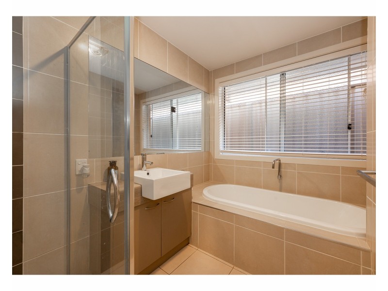 17 Stringybark Court, Thurgoona NSW 2640