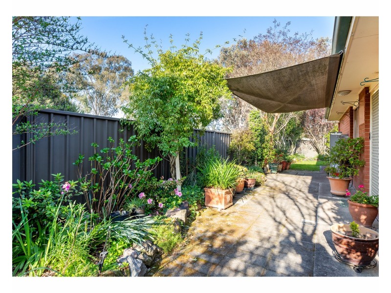 2/14 Graetz Court, Lavington NSW 2641