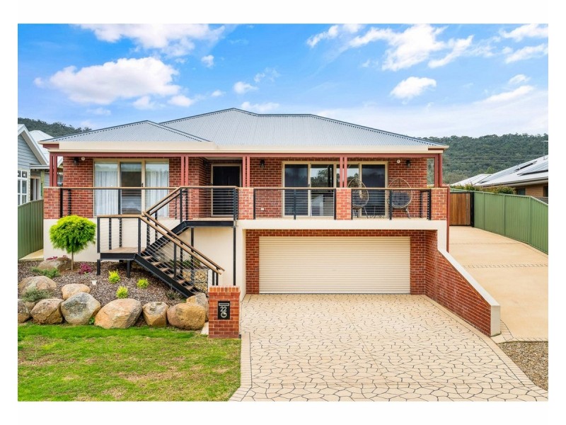 22 Macarthur Street, Lavington NSW 2641