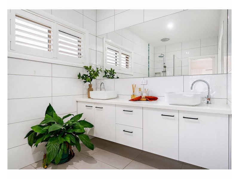 22 Macarthur Street, Lavington NSW 2641