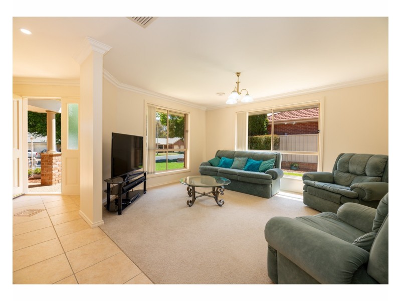 33 Winnell Court, Thurgoona NSW 2640