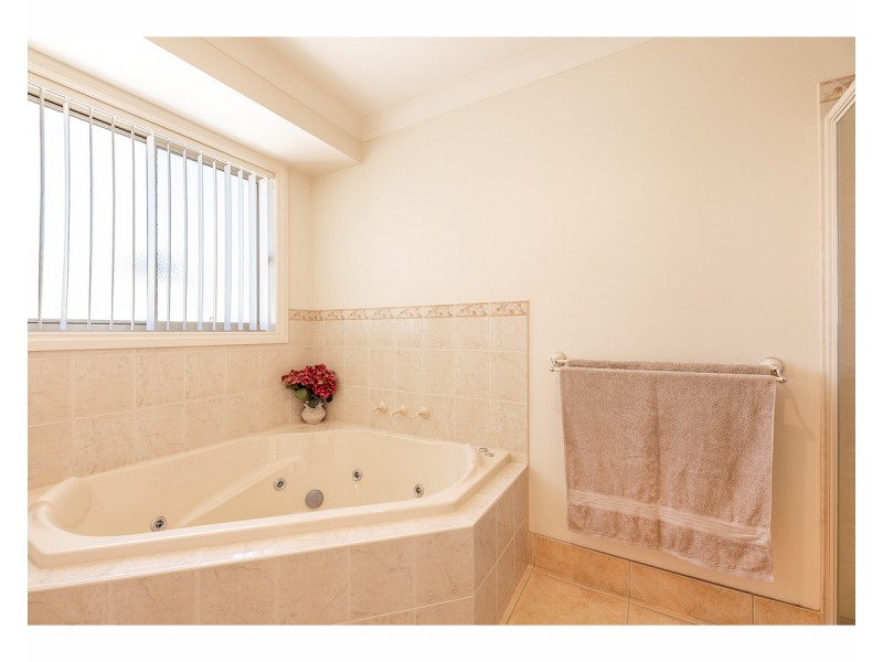 33 Winnell Court, Thurgoona NSW 2640