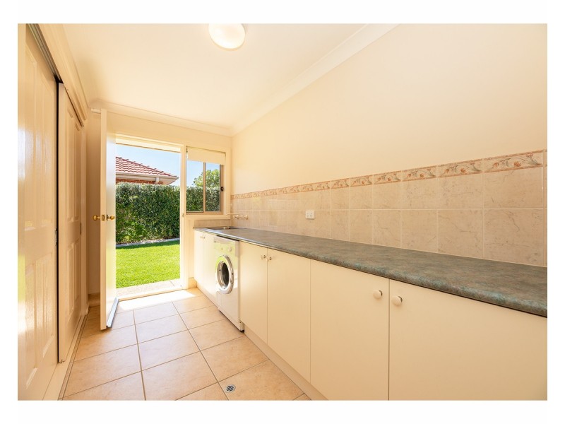 33 Winnell Court, Thurgoona NSW 2640