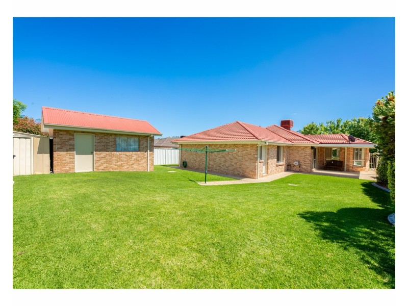 33 Winnell Court, Thurgoona NSW 2640