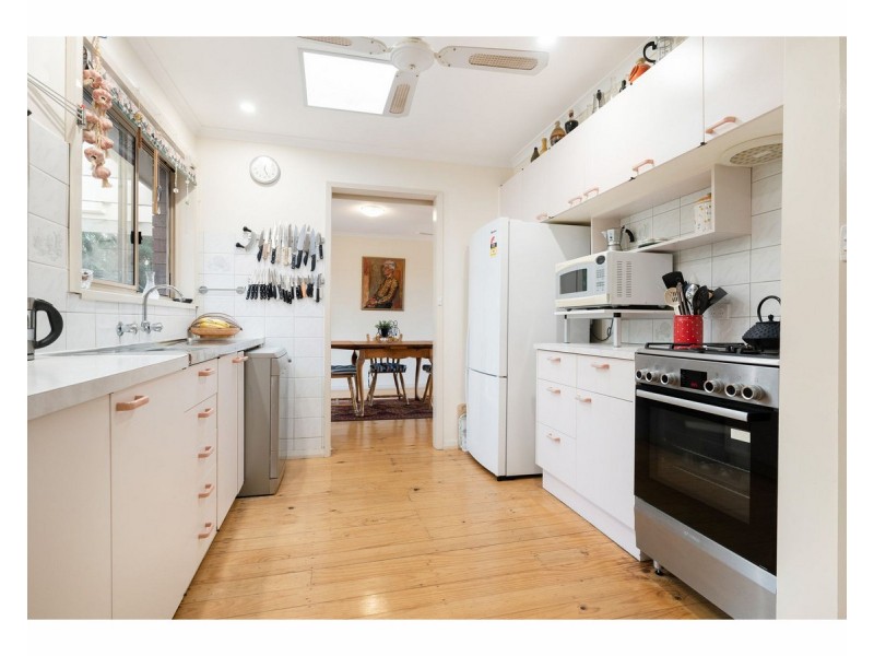 842 Lamport Crescent, West Albury NSW 2640