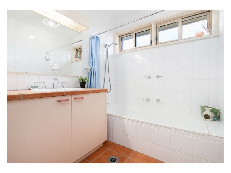 842 Lamport Crescent, West Albury NSW 2640