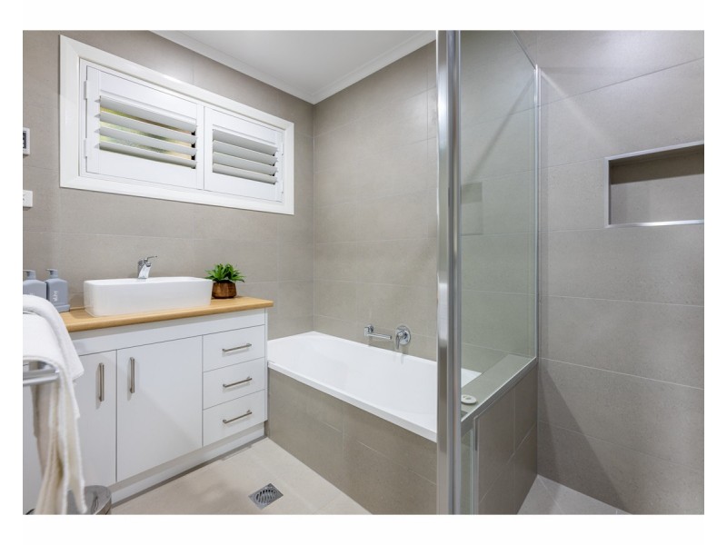 405 Halehaven Crescent, Lavington NSW 2641