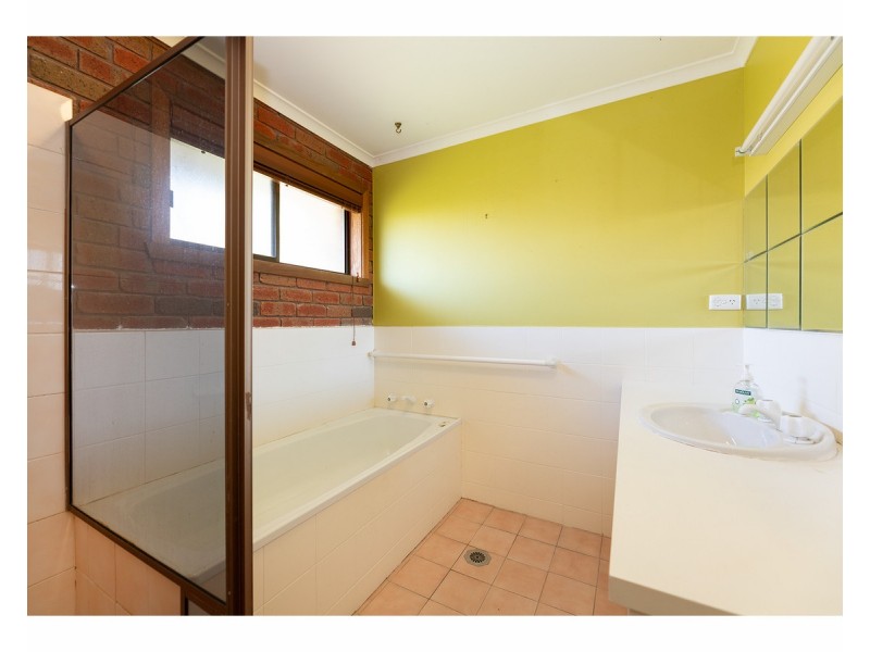 1/21 Benn Crescent, West Albury NSW 2640