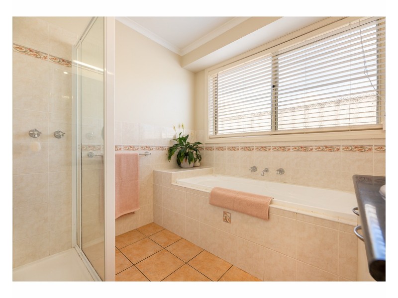 24 Fairbairn Street, Glenroy NSW 2640