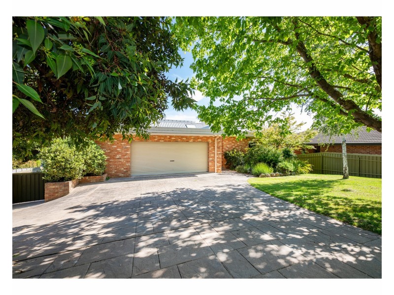 10 Hampton Court, East Albury NSW 2640