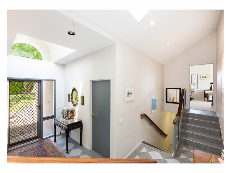 10 Hampton Court, East Albury NSW 2640