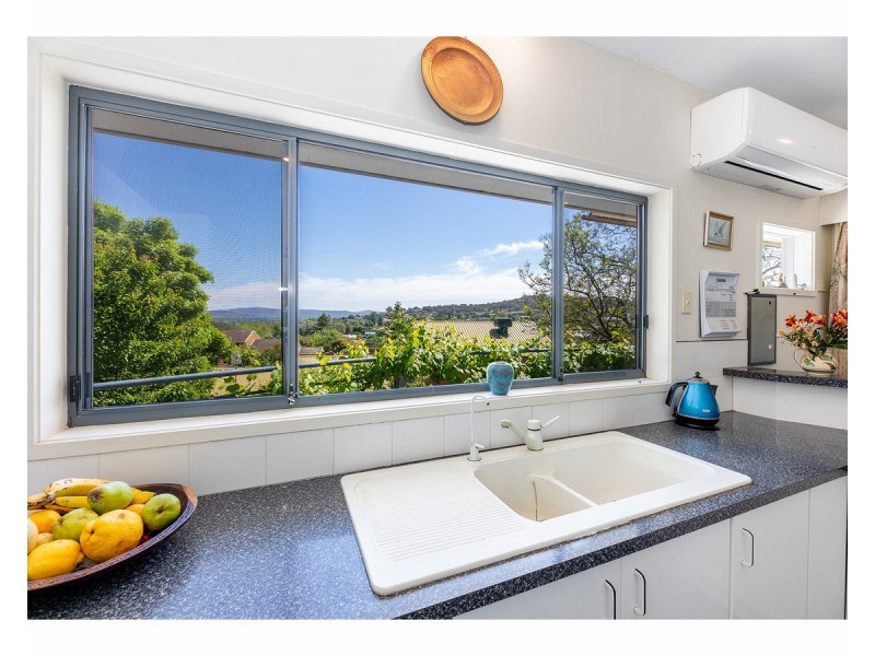 10 Hampton Court, East Albury NSW 2640