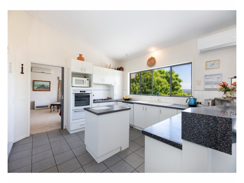 10 Hampton Court, East Albury NSW 2640