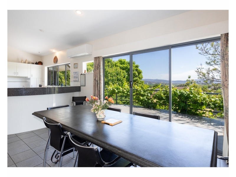 10 Hampton Court, East Albury NSW 2640