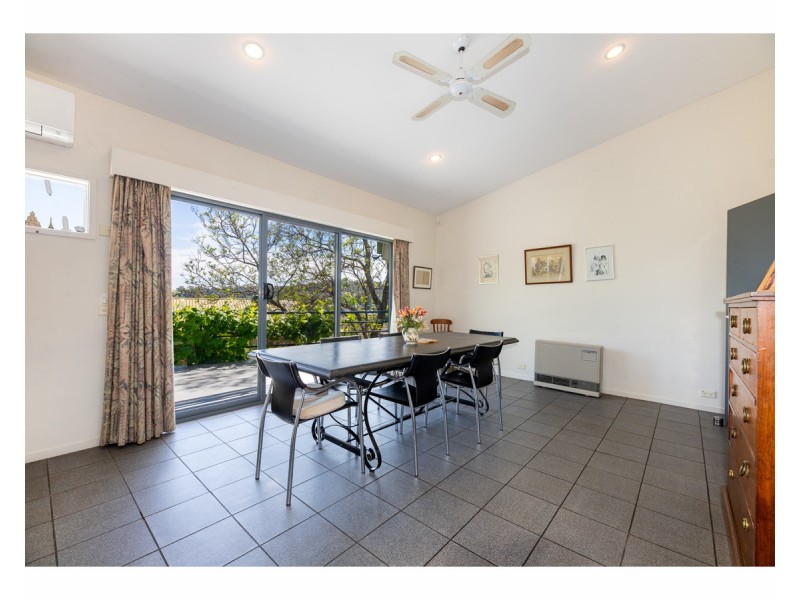 10 Hampton Court, East Albury NSW 2640
