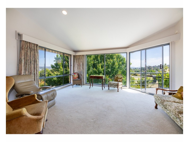 10 Hampton Court, East Albury NSW 2640