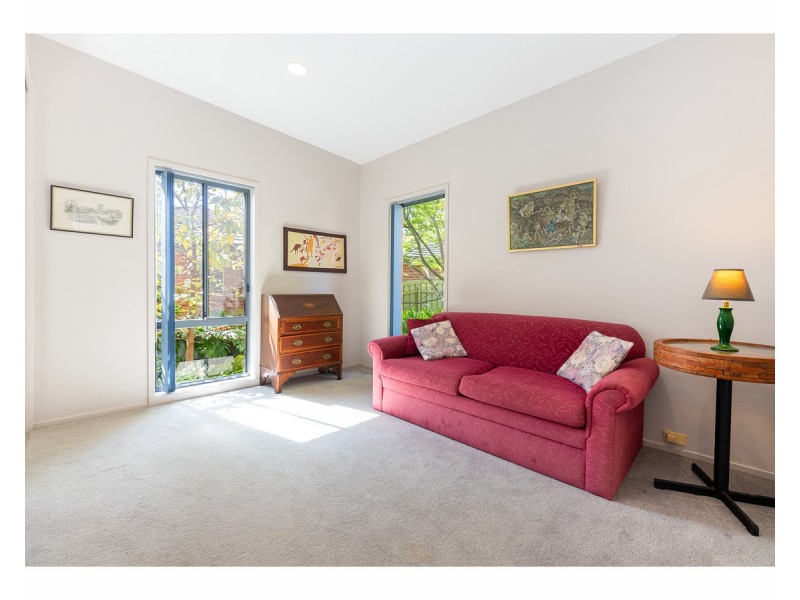 10 Hampton Court, East Albury NSW 2640