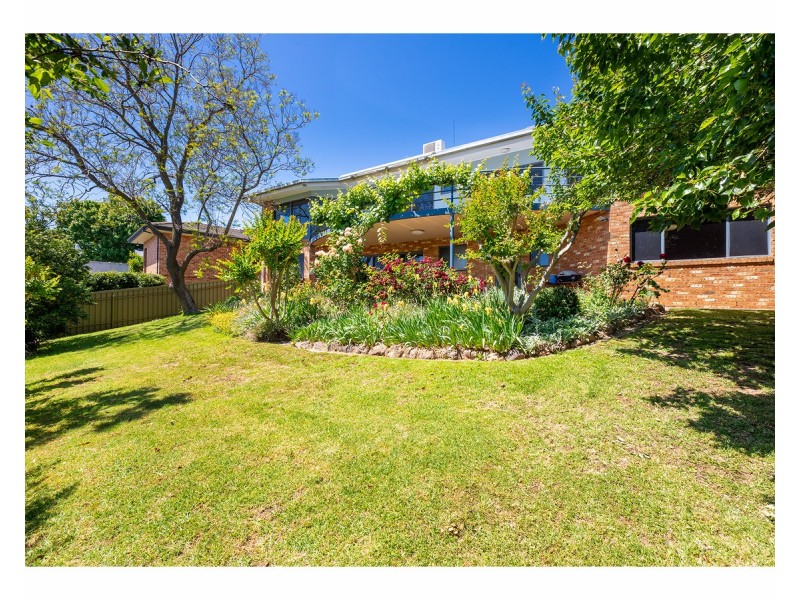 10 Hampton Court, East Albury NSW 2640