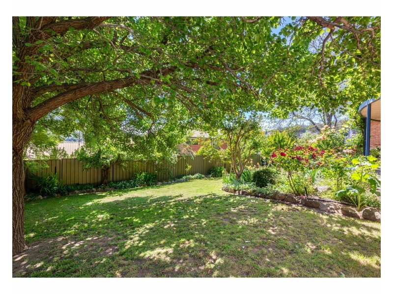 10 Hampton Court, East Albury NSW 2640