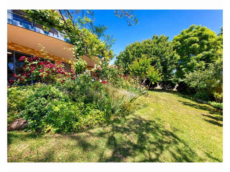 10 Hampton Court, East Albury NSW 2640