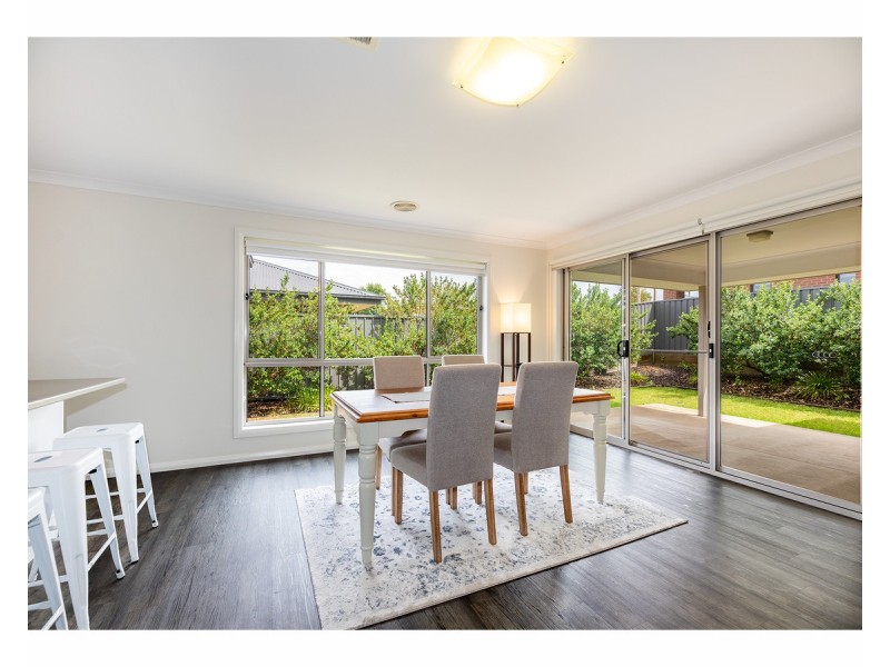 42 and 42a Strauss Street, Springdale Heights NSW 2641