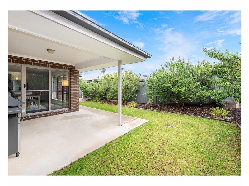 42 and 42a Strauss Street, Springdale Heights NSW 2641
