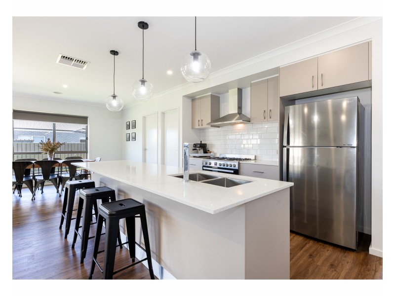 9 Lorikeet Close, Thurgoona NSW 2640