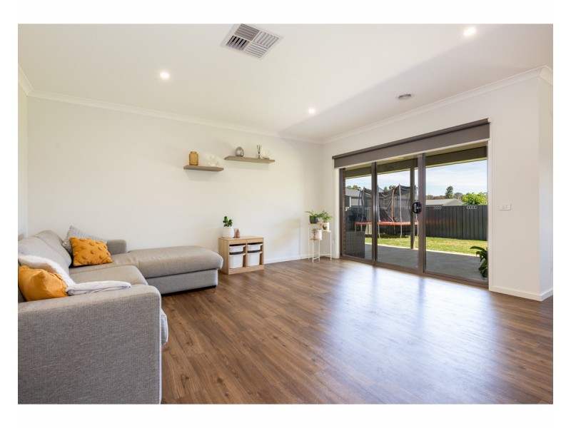 9 Lorikeet Close, Thurgoona NSW 2640