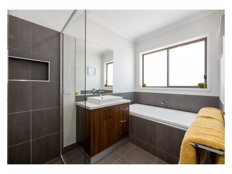 9 Lorikeet Close, Thurgoona NSW 2640