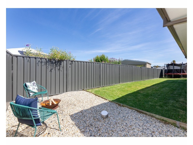 9 Lorikeet Close, Thurgoona NSW 2640