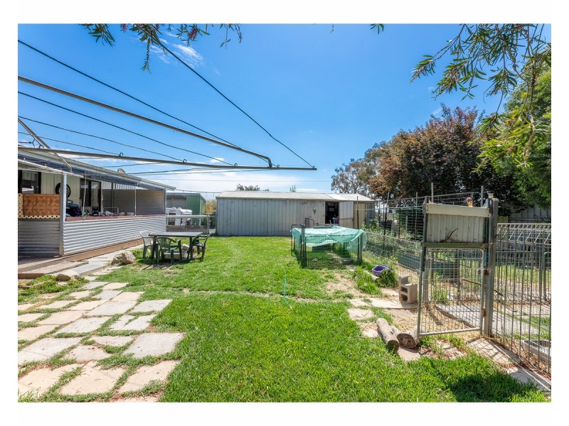 2 Elizabeth Street, Culcairn NSW 2660