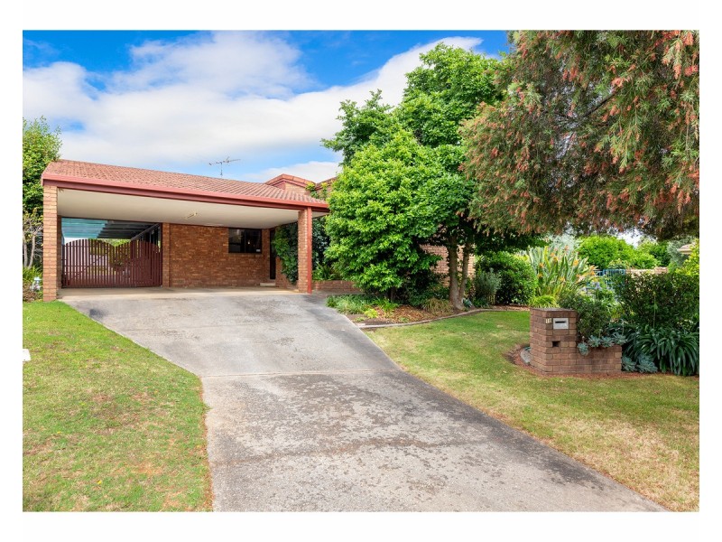 18 Cook Place, West Wodonga VIC 3690