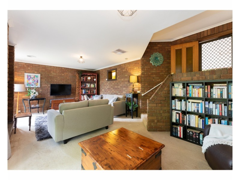18 Cook Place, West Wodonga VIC 3690