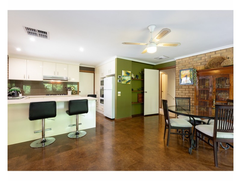 18 Cook Place, West Wodonga VIC 3690
