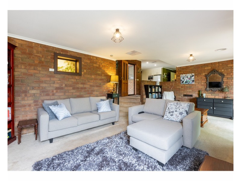 18 Cook Place, West Wodonga VIC 3690