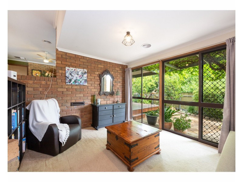18 Cook Place, West Wodonga VIC 3690