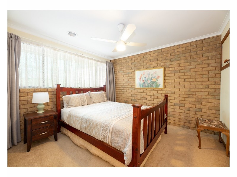 18 Cook Place, West Wodonga VIC 3690