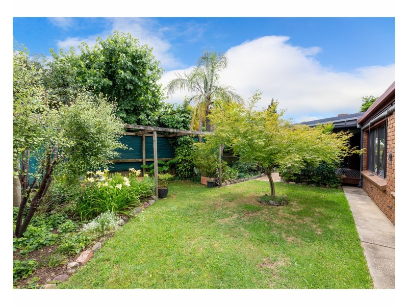 18 Cook Place, West Wodonga VIC 3690
