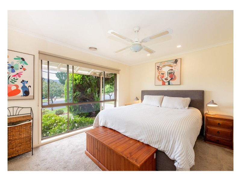 51 Western View Drive, West Albury NSW 2640