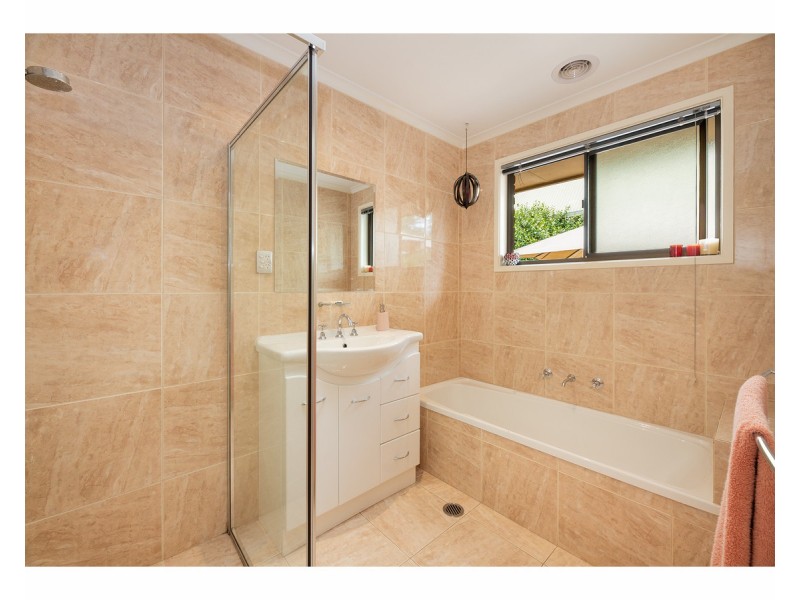 51 Western View Drive, West Albury NSW 2640