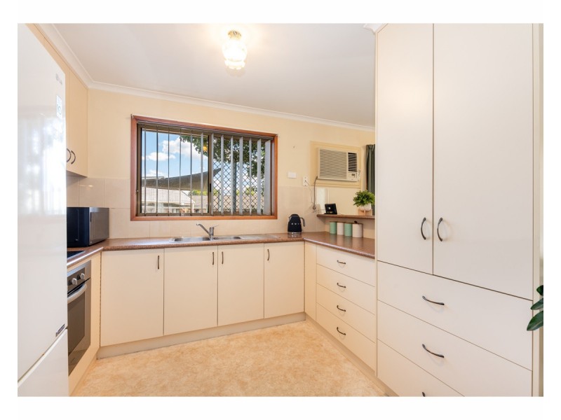 4/7 Kambora Court, Lavington NSW 2641